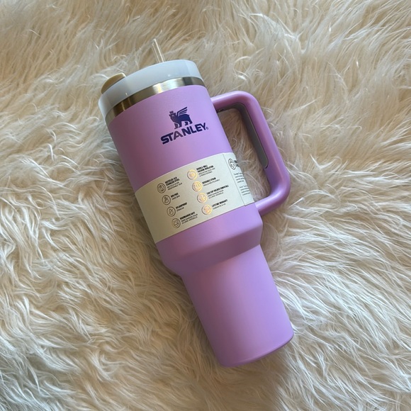 STANLEY THE QUENCHER H2.0 FLOWSTATE™ TUMBLER | 40 OZ IN PURPLE - Picture 2 of 3